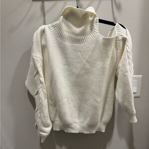 Elan turtleneck cold shoulder sweater - M